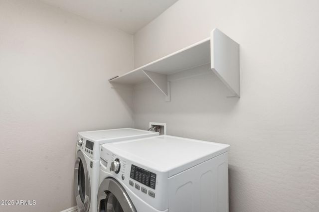 1389 S CHAPARRAL Boulevard, Gilbert, AZ 85296