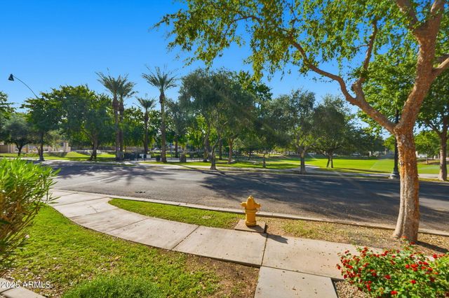 1389 S CHAPARRAL Boulevard, Gilbert, AZ 85296