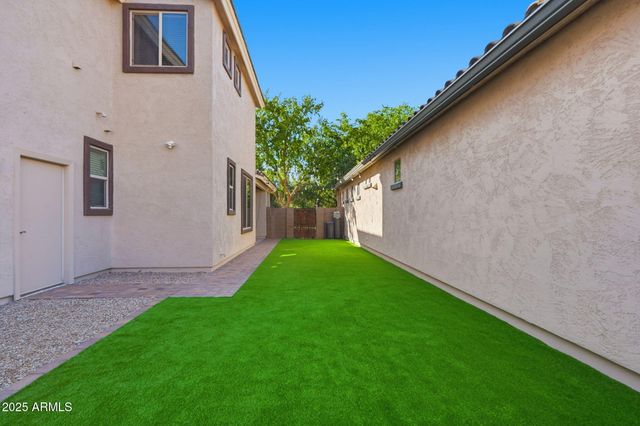 1389 S CHAPARRAL Boulevard, Gilbert, AZ 85296