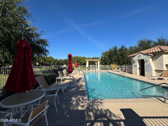 1389 S CHAPARRAL Boulevard, Gilbert, AZ 85296