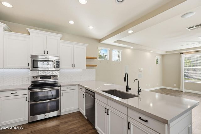 1389 S CHAPARRAL Boulevard, Gilbert, AZ 85296