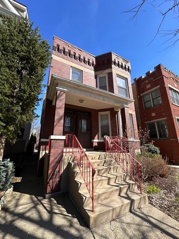3725 N Bell Avenue, Chicago, IL 60618