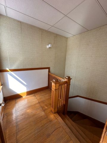 3725 N Bell Avenue, Chicago, IL 60618