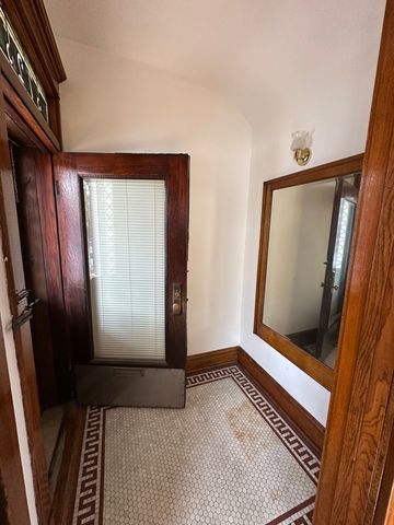 3725 N Bell Avenue, Chicago, IL 60618