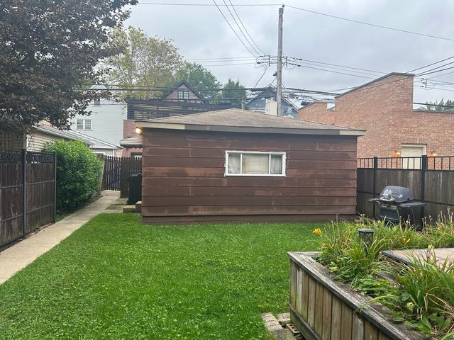 3725 N Bell Avenue, Chicago, IL 60618