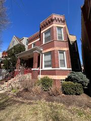 3725 N Bell Avenue, Chicago, IL 60618