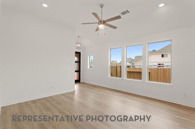 122 Neches Nook Court, Conroe, TX 77304