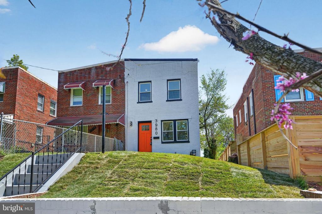 3980 2ND ST SW, Washington, DC 20032