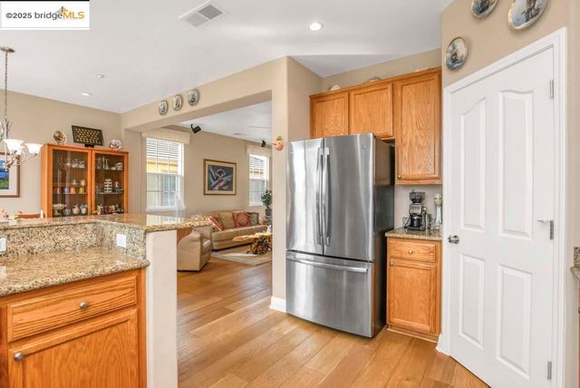 1559 Regent Dr, Brentwood, CA 94513