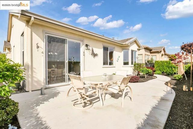 1559 Regent Dr, Brentwood, CA 94513