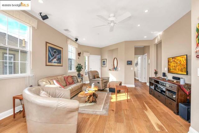 1559 Regent Dr, Brentwood, CA 94513