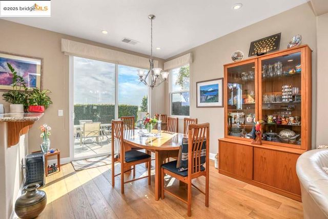 1559 Regent Dr, Brentwood, CA 94513