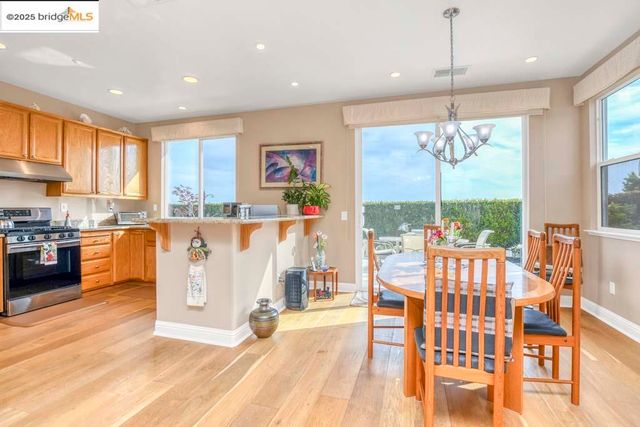 1559 Regent Dr, Brentwood, CA 94513