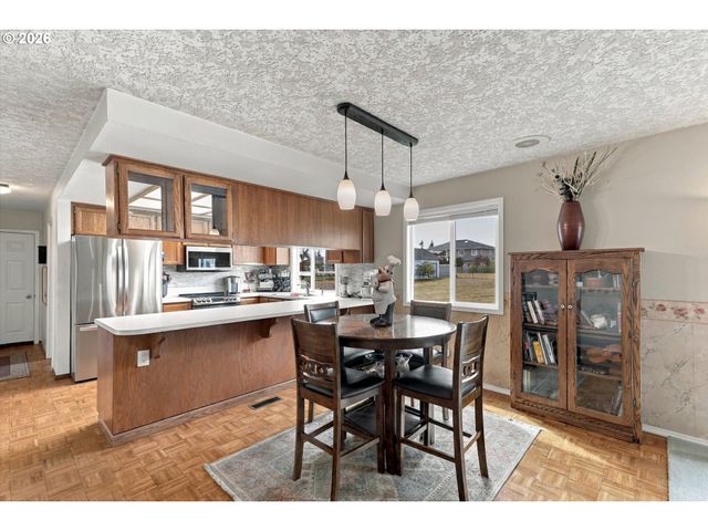 2716 Ne 168TH Ave, Vancouver, WA 98684