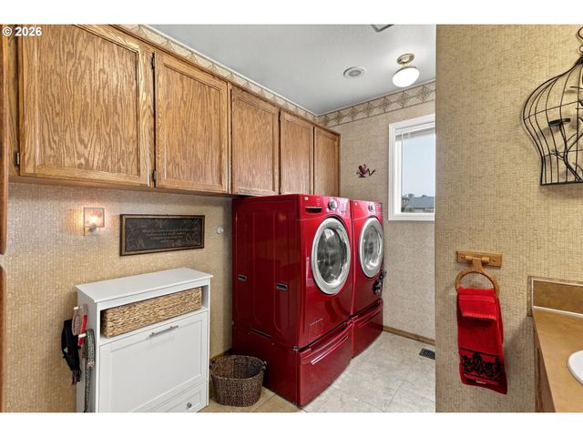 2716 Ne 168TH Ave, Vancouver, WA 98684