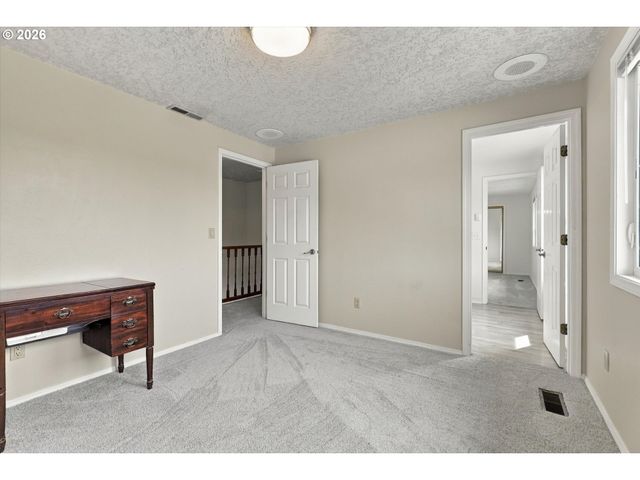 2716 Ne 168TH Ave, Vancouver, WA 98684
