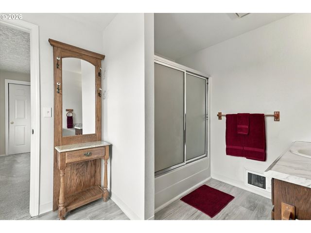 2716 Ne 168TH Ave, Vancouver, WA 98684