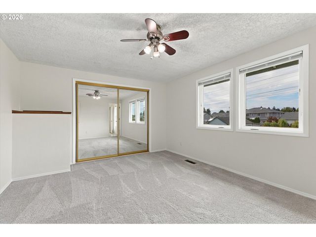 2716 Ne 168TH Ave, Vancouver, WA 98684