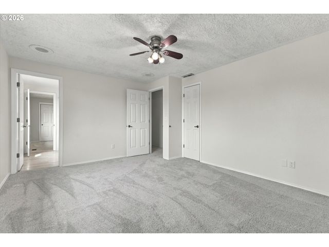 2716 Ne 168TH Ave, Vancouver, WA 98684