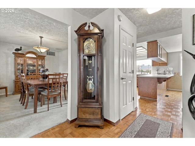 2716 Ne 168TH Ave, Vancouver, WA 98684
