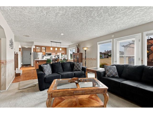 2716 Ne 168TH Ave, Vancouver, WA 98684