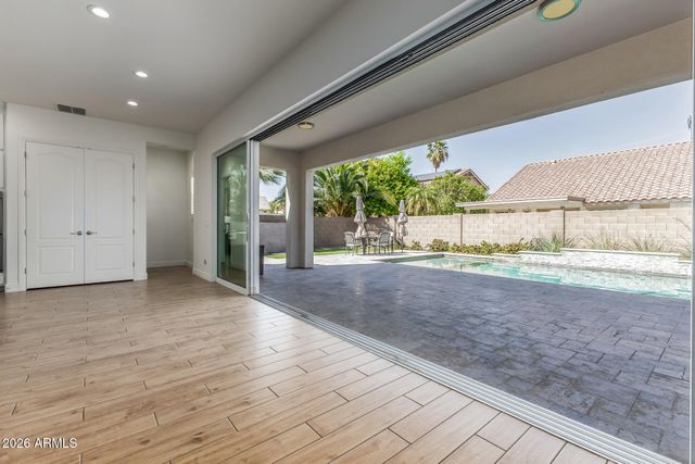 1464 E LEXINGTON Avenue, Gilbert, AZ 85234