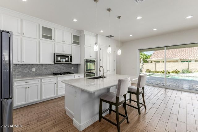 1464 E LEXINGTON Avenue, Gilbert, AZ 85234