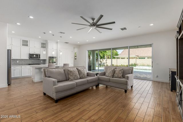 1464 E LEXINGTON Avenue, Gilbert, AZ 85234