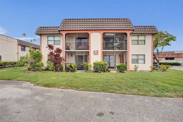 871 NE 207 LN 203-15, Miami, FL 33179