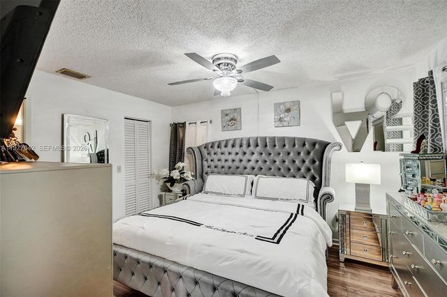 871 NE 207 LN 203-15, Miami, FL 33179