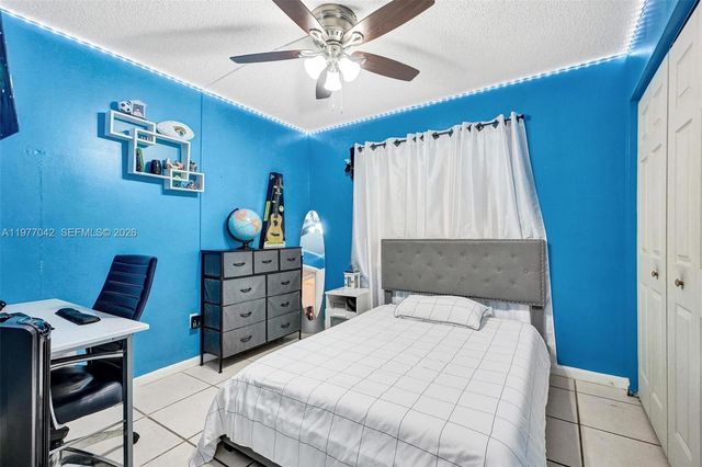 871 NE 207 LN 203-15, Miami, FL 33179