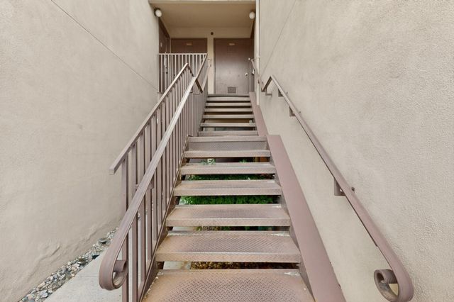 921 Country Club Drive SE APT G, Rio Rancho, NM 87124
