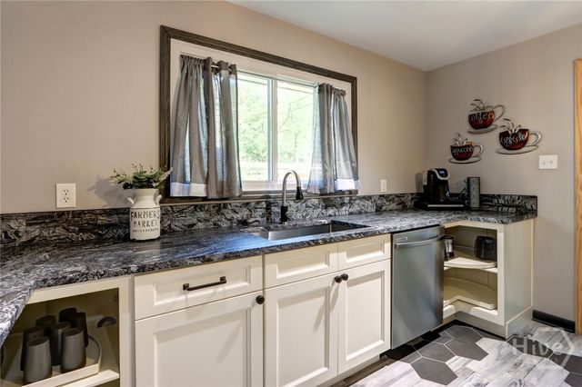 171 Smith Avenue, Savannah, GA 31408