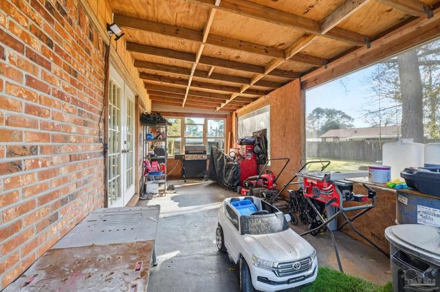 7879 Galaxy Ct, Pensacola, FL 32506