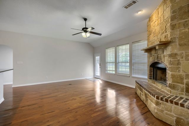 98 Sunnydale Court, Howe, TX 75459