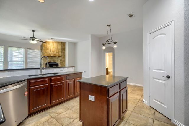 98 Sunnydale Court, Howe, TX 75459