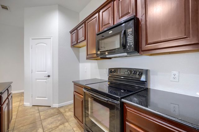 98 Sunnydale Court, Howe, TX 75459