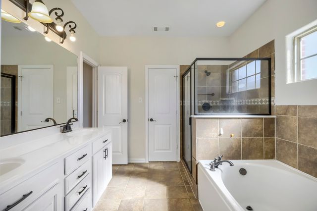 98 Sunnydale Court, Howe, TX 75459