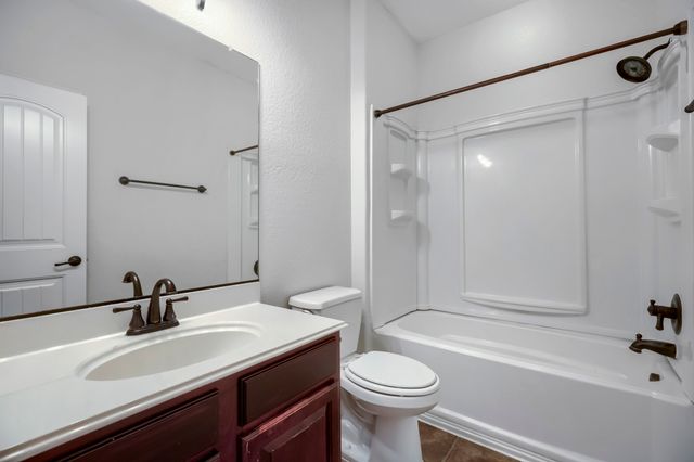 98 Sunnydale Court, Howe, TX 75459