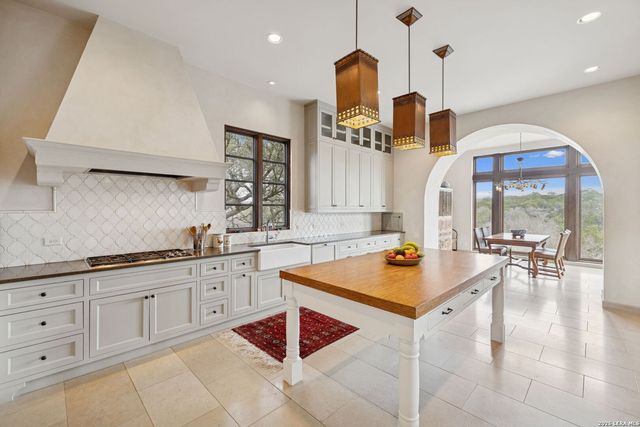 2835 Palomino Springs, Bandera, TX 78003