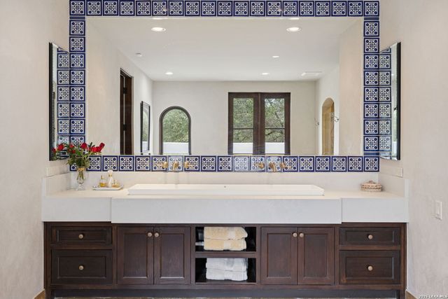 2835 Palomino Springs, Bandera, TX 78003