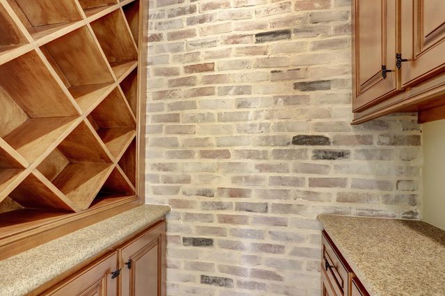 2628 Robinhood Street, West University Place, TX 77005