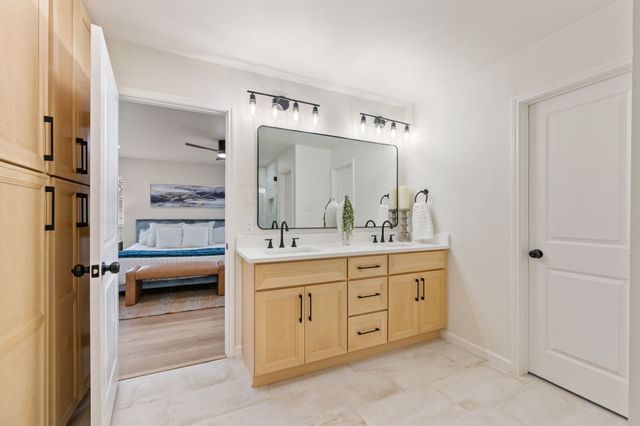 905 Brestol Court W, Bedford, TX 76021