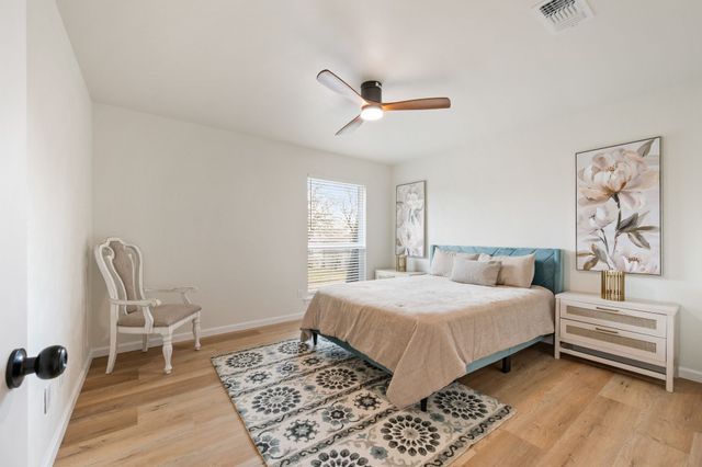 905 Brestol Court W, Bedford, TX 76021