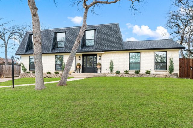 905 Brestol Court W, Bedford, TX 76021