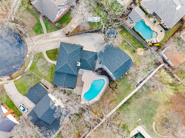 905 Brestol Court W, Bedford, TX 76021