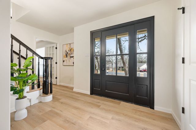 905 Brestol Court W, Bedford, TX 76021