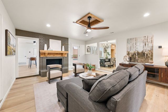 905 Brestol Court W, Bedford, TX 76021