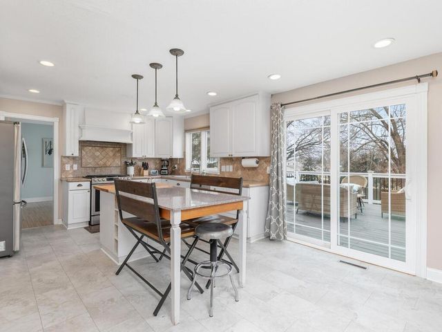 11712 Galtier Drive, Burnsville, MN 55337