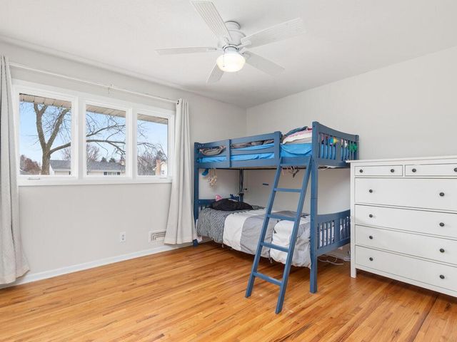 11712 Galtier Drive, Burnsville, MN 55337